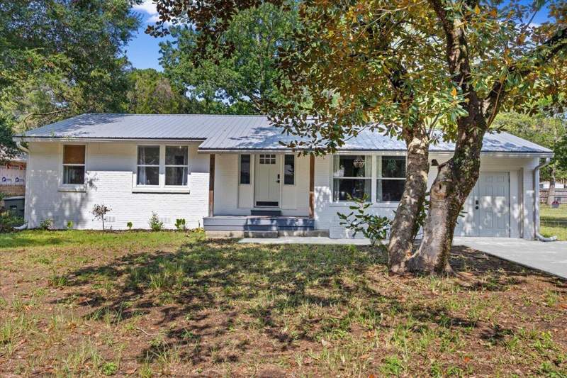 4 bedroom Detached Single Family at 226 NE Bradley Drive, Garniers Beach, Fort Walton Beach — photo 4