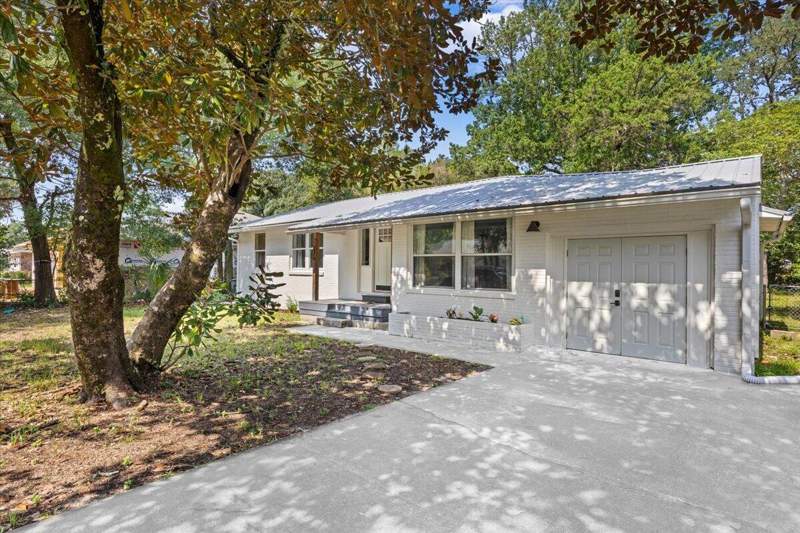 4 bedroom Detached Single Family at 226 NE Bradley Drive, Garniers Beach, Fort Walton Beach — photo 5