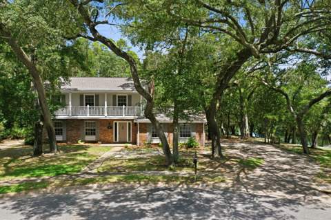 20 NW Sherwood Road, Fort Walton Beach FL - photo 7 of 55