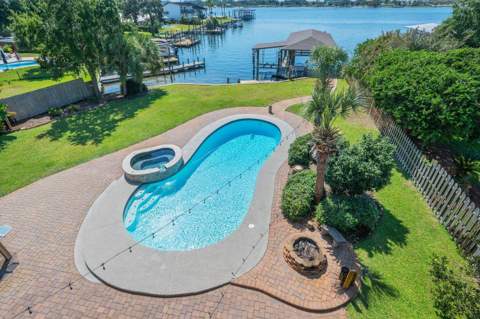326 SE Brooks Street, Fort Walton Beach FL - photo 8 of 60