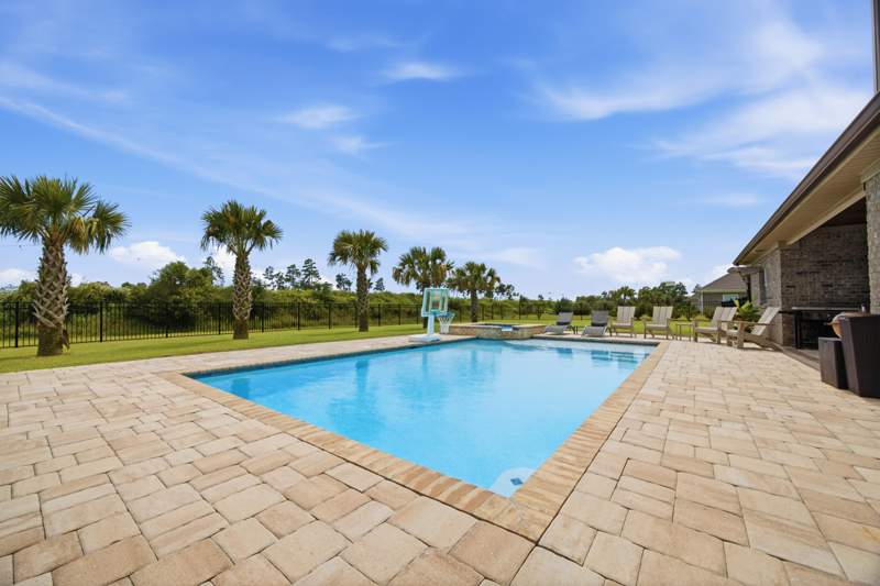 5 bedroom Detached Single Family at 307 Coastal Breeze Drive, Windswept Estates, Freeport — photo 2