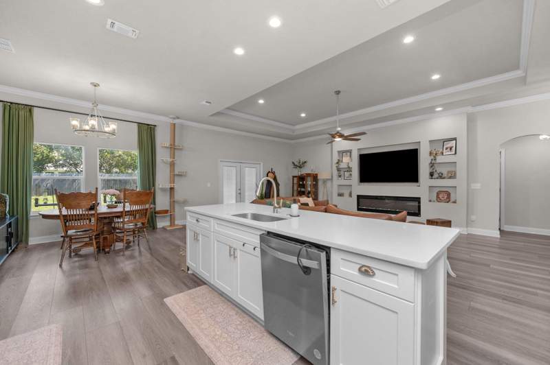 4 bedroom Detached Single Family at 606 Cypress Street, Wynnehaven Beach Estates, Mary Esther — photo 2