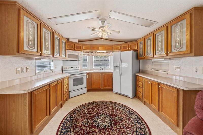 1 bedroom Mobile Home at 50 W Bradley Street #Lot 12, Magnolia Rv Park, Miramar Beach — photo 5