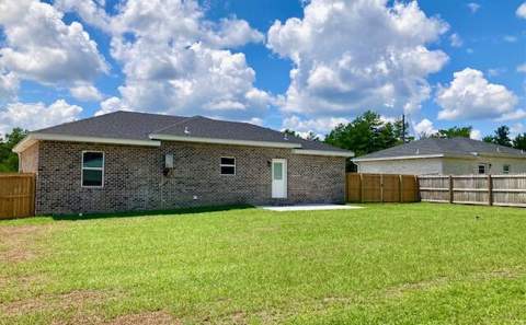 169 E Honeysuckle Street, DeFuniak Springs FL - photo 10 of 64