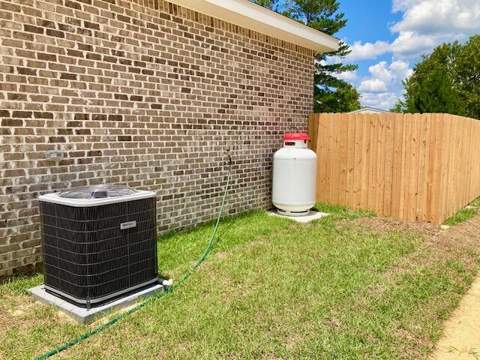 169 E Honeysuckle Street, DeFuniak Springs FL - photo 18 of 64