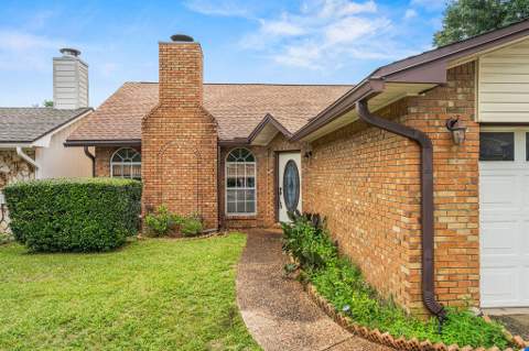 851 Holbrook Circle, Fort Walton Beach FL - photo 6 of 36