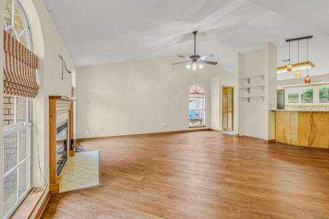 851 Holbrook Circle, Fort Walton Beach FL - photo 7 of 36