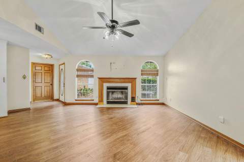 851 Holbrook Circle, Fort Walton Beach FL - photo 9 of 36