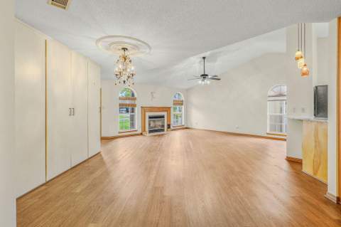 851 Holbrook Circle, Fort Walton Beach FL - photo 10 of 36