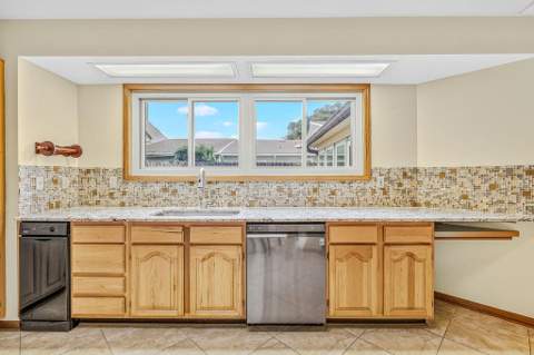 851 Holbrook Circle, Fort Walton Beach FL - photo 15 of 36