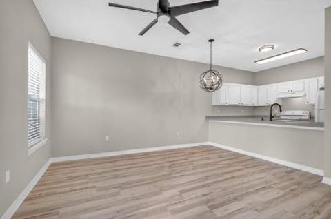 1847 Whispering Oaks Lane, Fort Walton Beach FL - photo 7 of 44