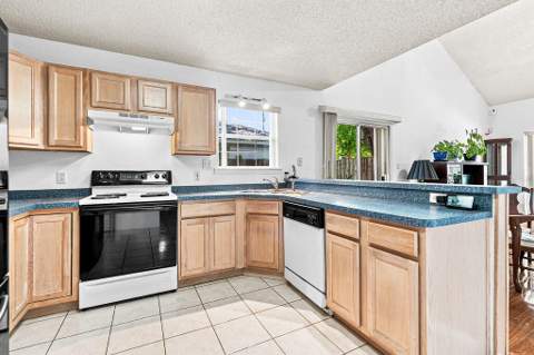 974 Pacific Silver Court, Fort Walton Beach FL - photo 12 of 31