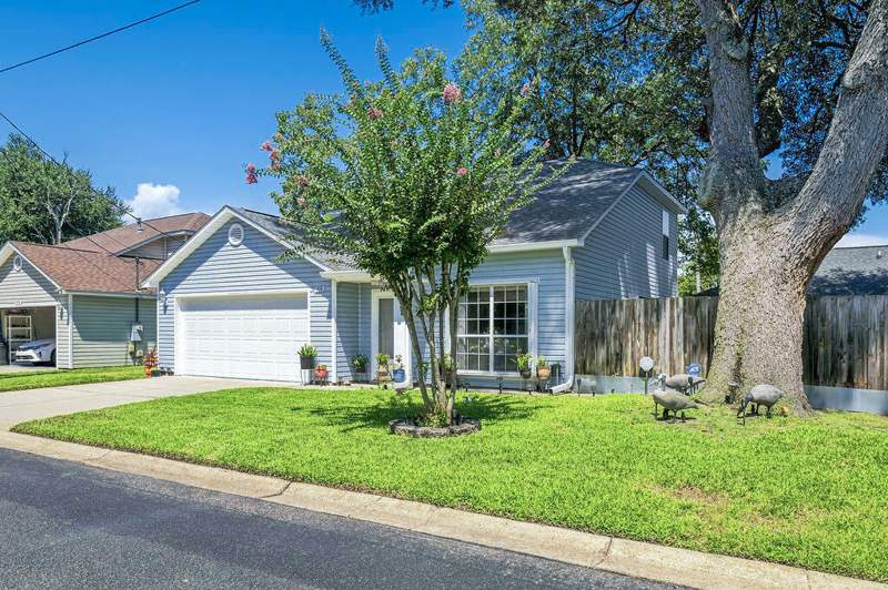3 bedroom Detached Single Family at 974 Pacific Silver Court, Cedar Heights S/D, Fort Walton Beach — photo 2