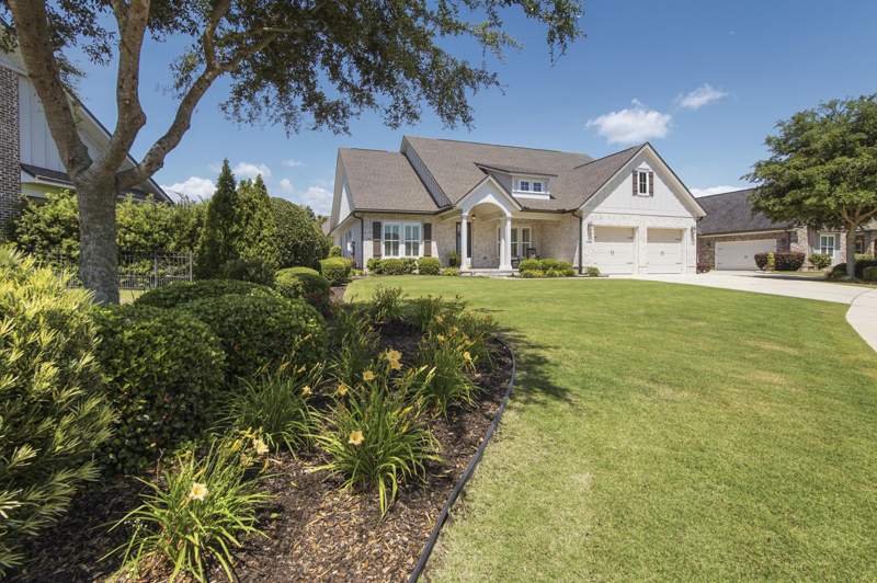 4 bedroom Detached Single Family at 77 Meadow Lake Drive, Hammock Bay, Freeport — photo 2