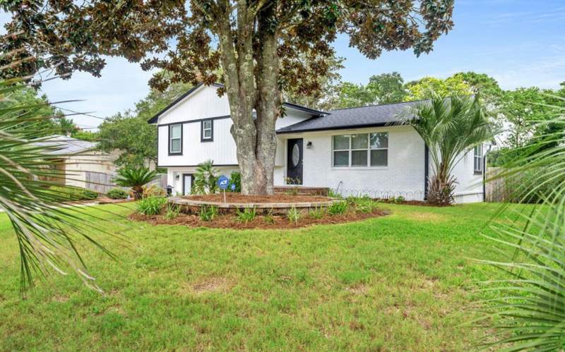 4 bedroom Detached Single Family at 536 Benning Drive, Cahloun S/D To Destin, Destin — photo 2