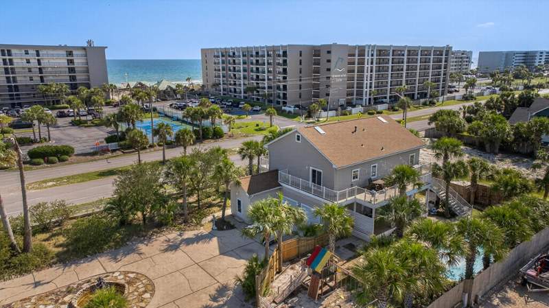 5 bedroom Detached Single Family at 631 Pelican Drive, Santa Rosa Island, Fort Walton Beach — photo 3