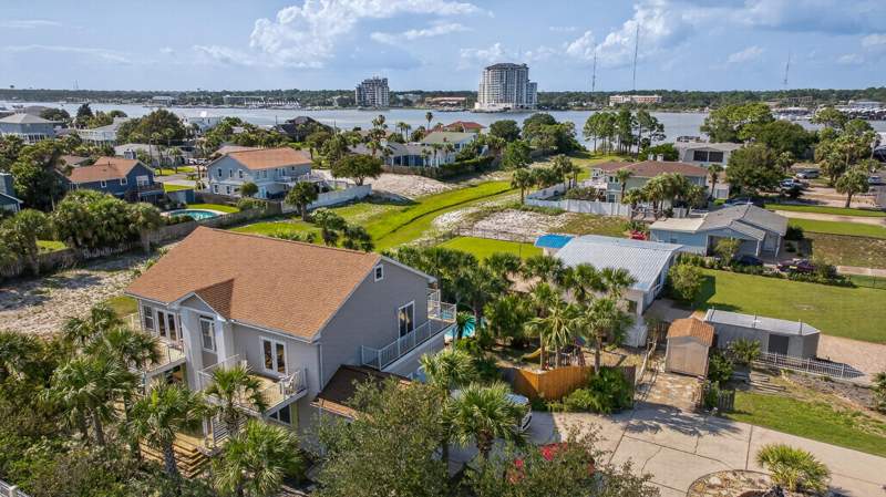 5 bedroom Detached Single Family at 631 Pelican Drive, Santa Rosa Island, Fort Walton Beach — photo 5