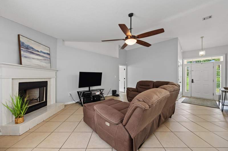 3 bedroom Detached Single Family at 5187 Whitehurst Lane, Antioch Estates S/D, Crestview — photo 4