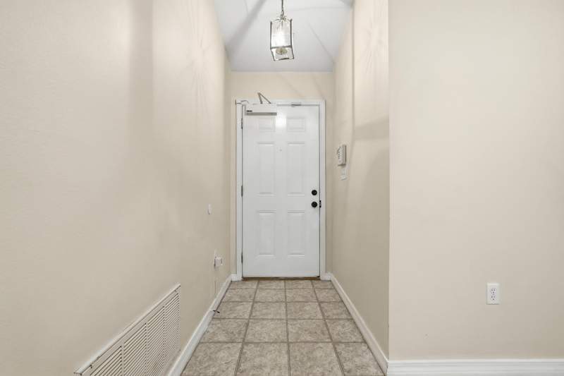 3 bedroom Detached Single Family at 168 Cabana Way, Ridge Crest Ph II, Crestview — photo 3