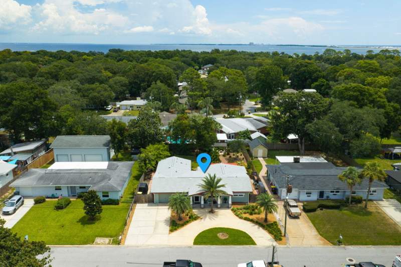 4 bedroom Detached Single Family at 11 SE Waynel Circle, Villa Russ Park, Fort Walton Beach — photo 4