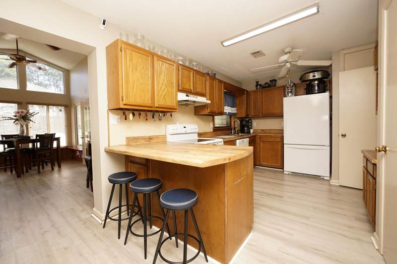 4 bedroom Detached Single Family at 127 Pryor Drive, Mary Esther Heights, Mary Esther — photo 5