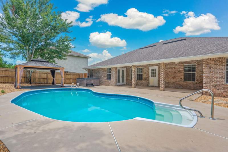 4 bedroom Detached Single Family at 307 Gauntlet Drive, Iron Gate Subd Phase II, Crestview — photo 3
