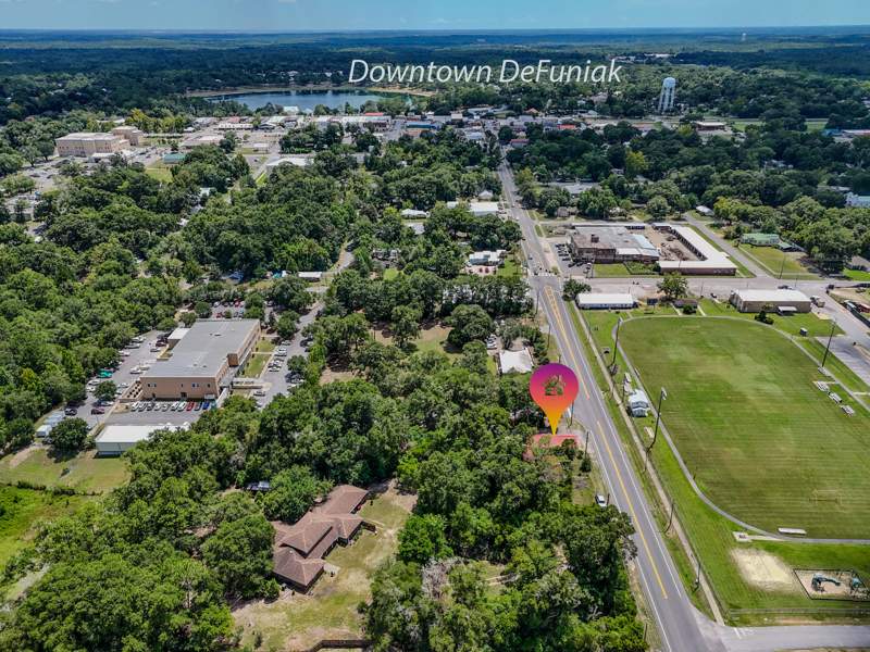4 bedroom Detached Single Family at 382 N 9th Street, Town Of Defuniak Springs, DeFuniak Springs — photo 4