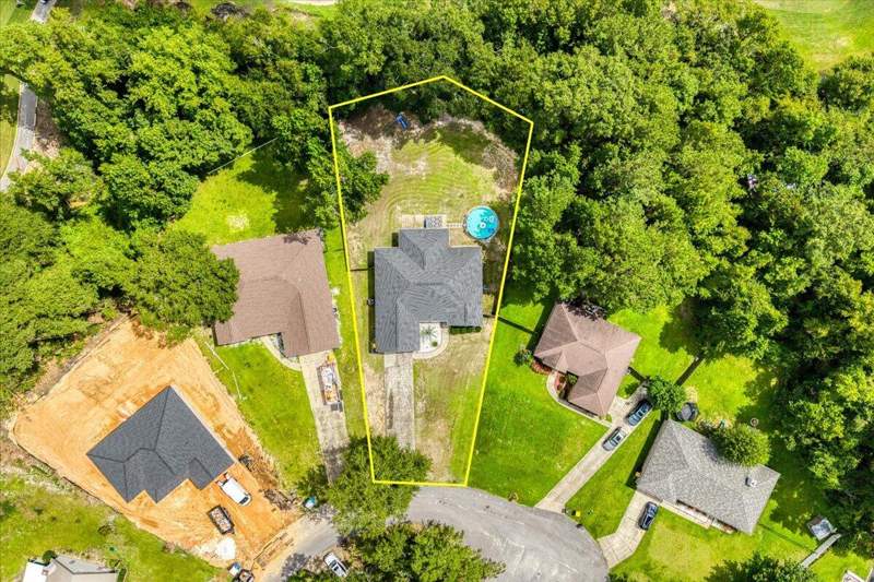 4 bedroom Detached Single Family at 127 Fairway Drive, Foxwood Estates 1, Crestview — photo 3