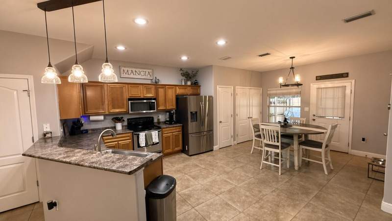3 bedroom Townhouse at 827 Fairview Drive #1, Fairview drive, Fort Walton Beach — photo 3