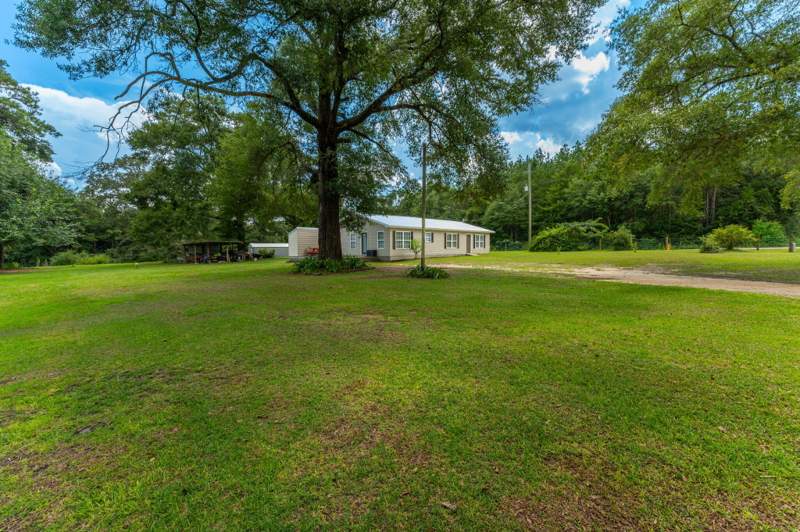 3 bedroom Detached Single Family at 1993 Varnum Road, Laurel Hill, Laurel Hill — photo 4