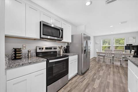 520 Whispering Creek Avenue, Freeport FL - photo 15 of 56