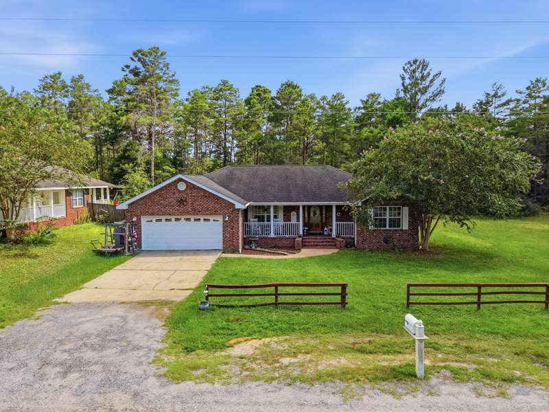 3 bedroom Detached Single Family at 96 Primrose E Avenue, Oakwood Hills Unit 1, DeFuniak Springs — photo 2