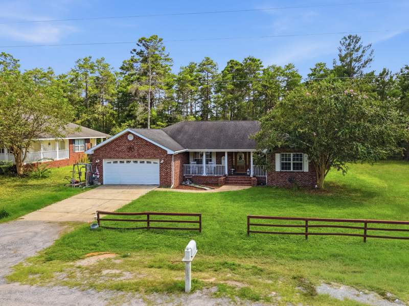 3 bedroom Detached Single Family at 96 Primrose E Avenue, Oakwood Hills Unit 1, DeFuniak Springs — photo 3