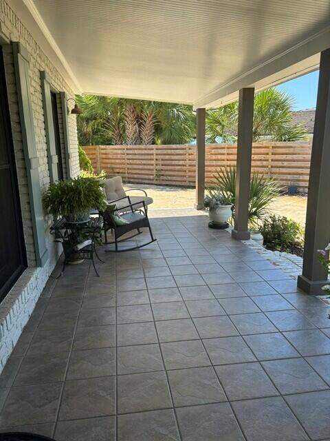 731 Sailfish Drive, Fort Walton Beach FL - photo 12 of 107