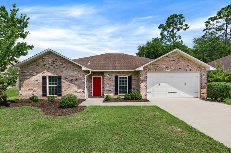 4 bedroom Detached Single Family at 4614 Hermosa Road, Duggan Pond Estates, Crestview — photo 2