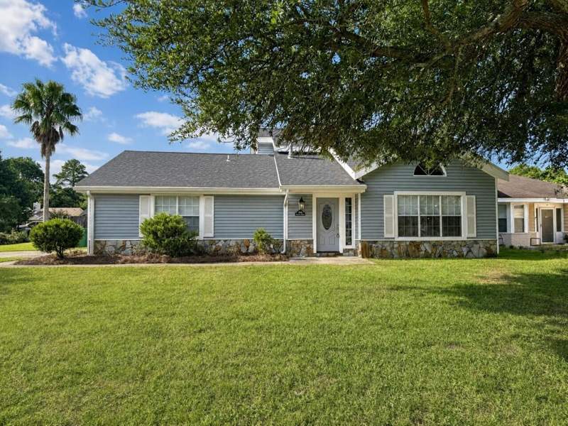 3 bedroom Detached Single Family at 1908 Heartland Drive, Coventry Park Village Ph 2, Fort Walton Beach — photo 2