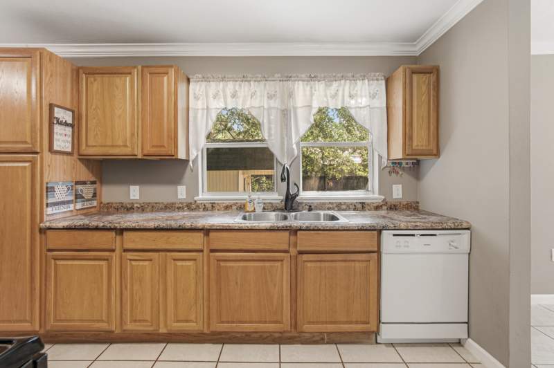 3 bedroom Detached Single Family at 120 N Davis Lane, Town Of Defuniak Springs, DeFuniak Springs — photo 3