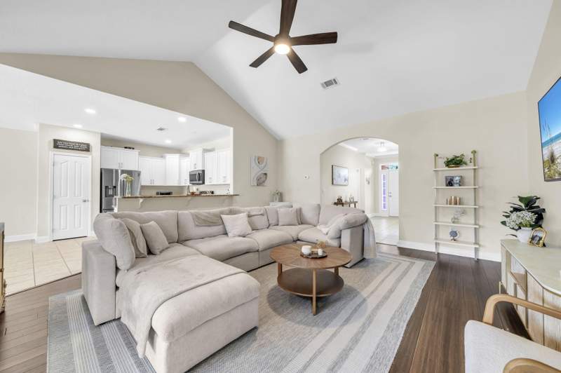 3 bedroom Detached Single Family at 163 Camellia Court, Hammock Bay, Freeport — photo 3