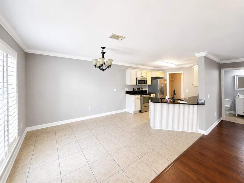 3 bedroom Detached Single Family at 2907 Five Oaks Lane, Summerwood, Shalimar — photo 5