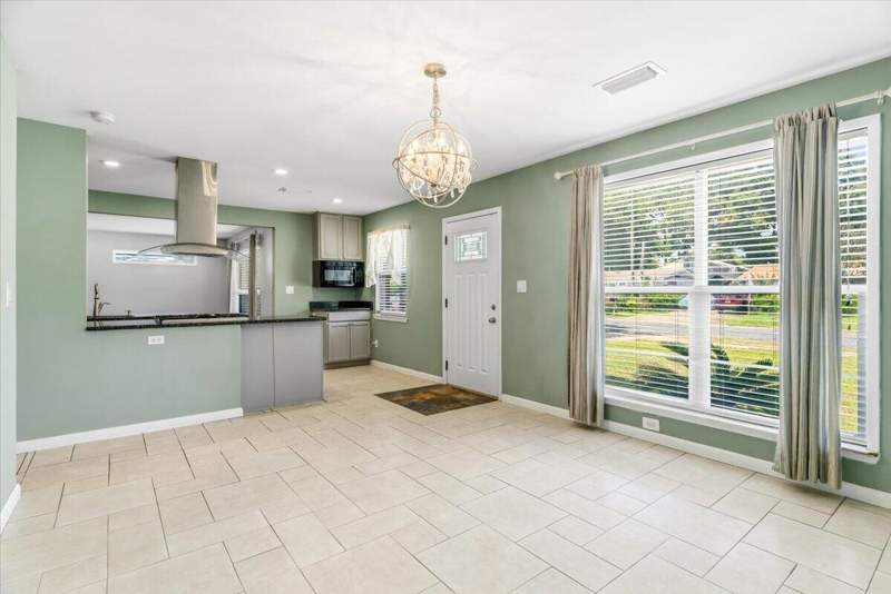 2 bedroom Detached Single Family at 213 Newcastle Drive, Garnier Beach, Fort Walton Beach — photo 4