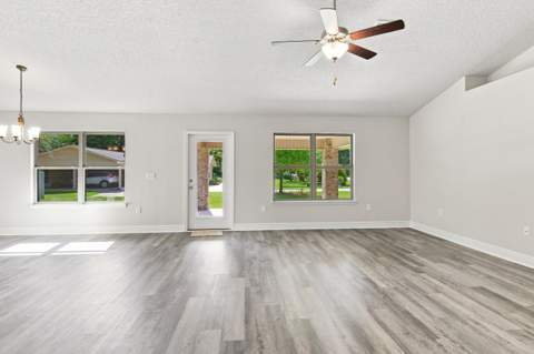 5908 Silvercrest Boulevard, Crestview FL - photo 12 of 47