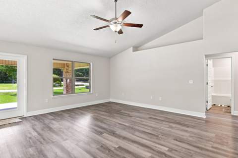 5908 Silvercrest Boulevard, Crestview FL - photo 13 of 47
