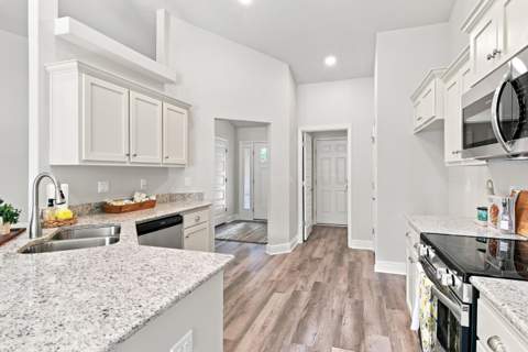 5908 Silvercrest Boulevard, Crestview FL - photo 18 of 47