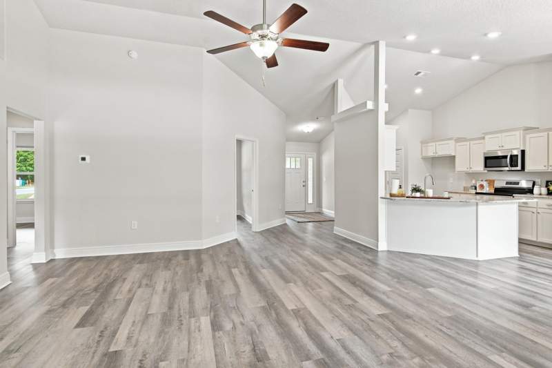 4 bedroom Detached Single Family at 5908 Silvercrest Boulevard, Silvercrest, Crestview — photo 4