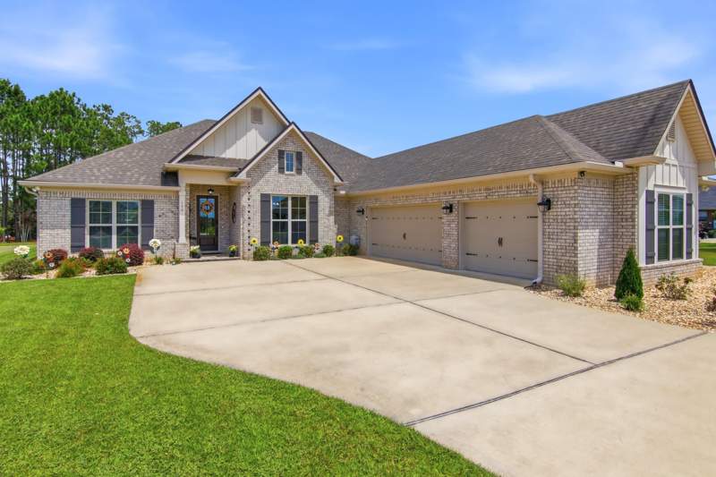 4 bedroom Detached Single Family at 190 Tournament Lane, Windswept Estates, Freeport — photo 2