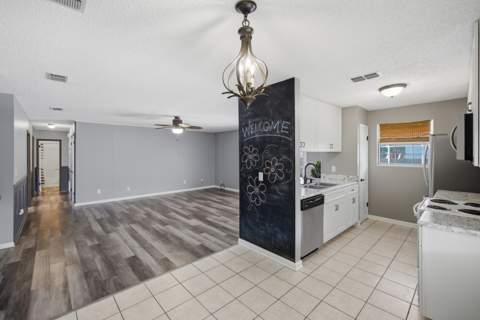 1130 Coral Drive, Niceville FL - photo 14 of 77