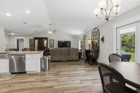 1092 Ten Lake Drive, DeFuniak Springs FL - photo 8 of 47