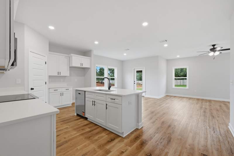 4 bedroom Detached Single Family at 2827 Blackbird Court, Barton's Bend, Crestview — photo 5