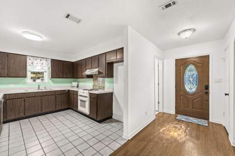 956 Mcfarlan Avenue, Fort Walton Beach FL - photo 6 of 31