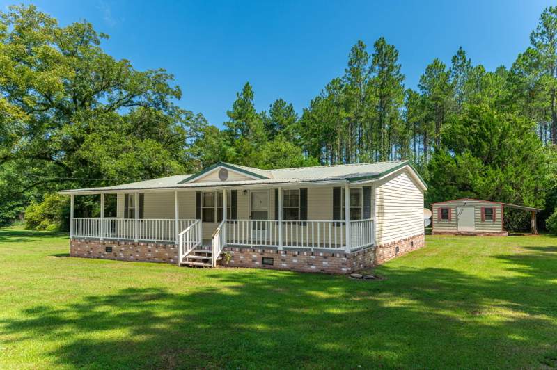 3 bedroom Mobile Home at 6423 Old River Road, Baker, Baker — photo 2